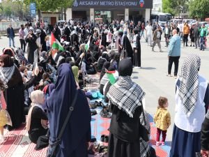 HÜDA PAR İstanbul Kadın Kolları'ndan Gazzeli anneler için oturma eylemi