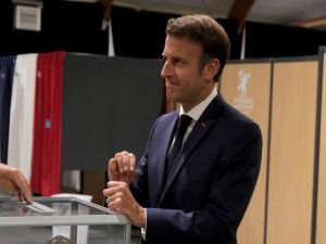 Macron, Meclis'i feshederek erken seçim çağrısı yaptı