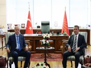 Cumhurbaşkanı Erdoğan, CHP Genel Başkanı Özel'le görüştü