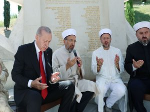 Cumhurbaşkanı Erdoğan: Darbeye tiyatro diyenleri kıyamete kadar affetmeyeceğiz