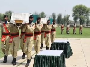 Pakistan'da saldırı: 2'si asker 7 ölü