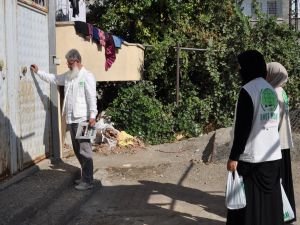 Umut Kervanı, Batman'da onlarca aileye kırmızı et ve gıda paketi ulaştırdı