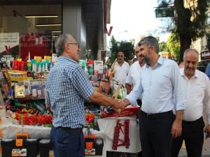 HÜDA PAR Milletvekili Dinç, Akdeniz ilçesinde selamlama yürüyüşü gerçekleştirdi