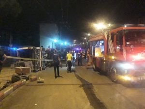 İşçi servisi ile otomobil çarpıştı: 1 ölü 13 yaralı