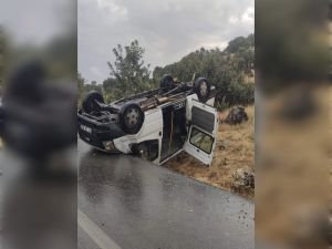 Mardin’de kontrolden çıkan minibüs devrildi: 7 yaralı