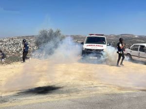 İşgalci katiller Nablus'ta gazetecilere ve sağlıkçılara saldırdı