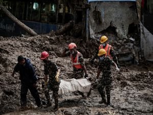 Pakistan'da silahlı saldırı: 7 ölü, 1 yaralı