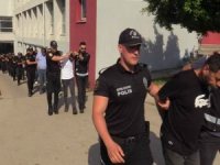 Adana'da, 'Kuyu-1' operasyonlarında gözaltına alınan 51 kişi adliyeye sevk edildi