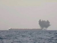 Ensarullah, bir ABD gemisini vurdu ve işgal bölgelerini füzelerle hedef aldı