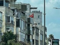 Türkiye'nin Tel Aviv Büyükelçiliği'nde bayrak şehid Heniyye için yarıya indirildi