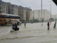 Hindistan'nın batısındaki şiddetli yağışlar nedeniyle en az 17 kişi öldü