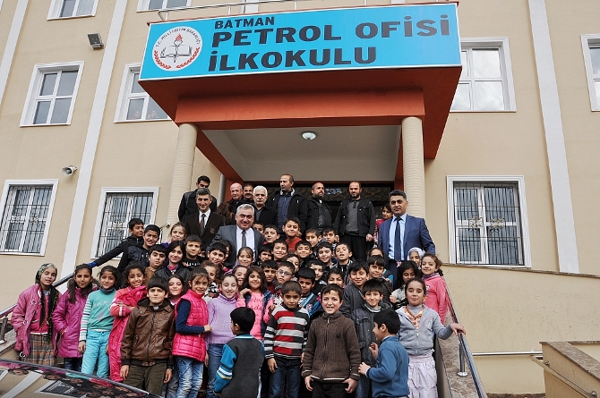 “ogretmenlik-kutsal-ve-onurlu-bir-meslektir”.jpg