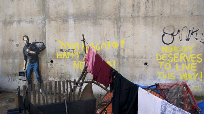 banksy’den-gocmenlere-biber-gazina-elestiri.jpg