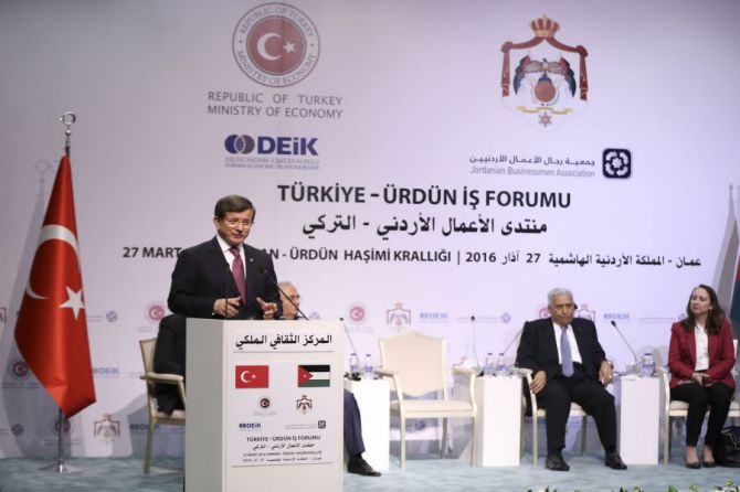 basbakan-ahmet-davutoglu,-turkiye-urdun-is-forumu’nda-konustu-002.jpg