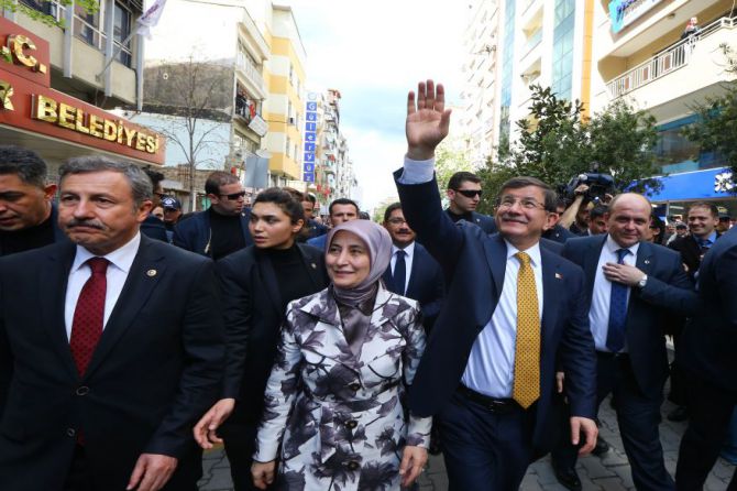 basbakan-davutoglu,-manisa’da-001.jpg