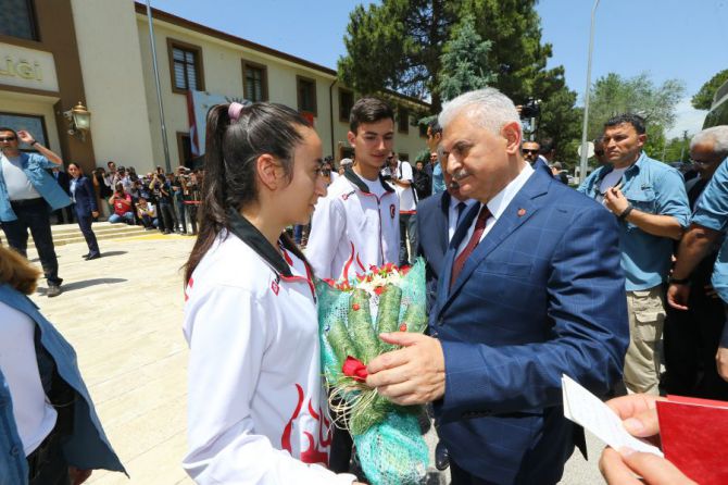 basbakan-yildirim,-erzincan-valiligini-ziyaret-etti-001.jpg