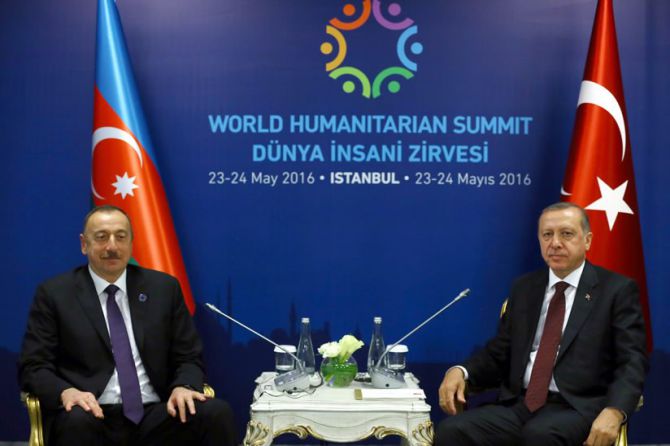 cumhurbaskani-erdogan,-aliyev-ile-gorustu-002.jpg