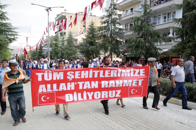 elmali’da-yoruk-gocu-coskusu.jpg