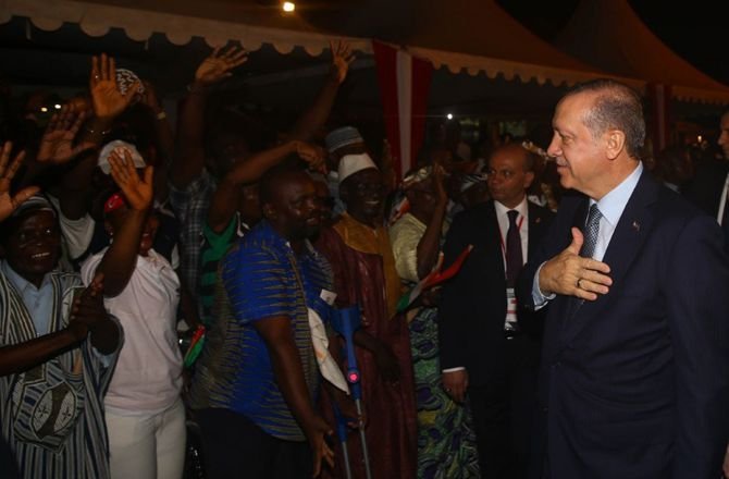 erdogan,-afrika-seyahatinin-ilk-duraginda2.jpg