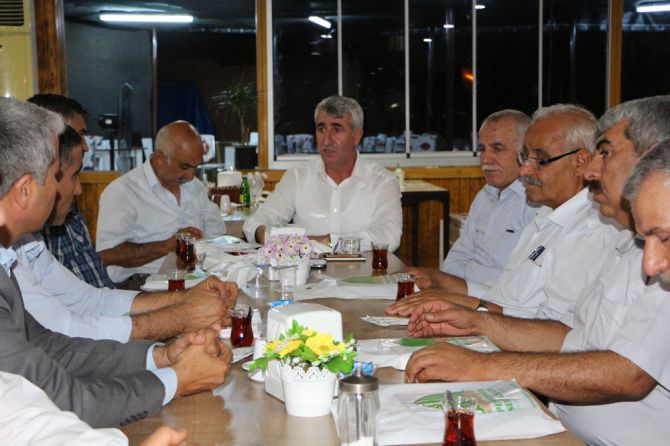 huda-par-iftarda-muhtarlarla-bir-araya-geldi-002.jpg