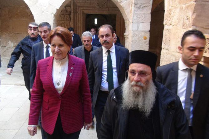 meral-aksener-deyrulzafaran-manastiri-001.jpg