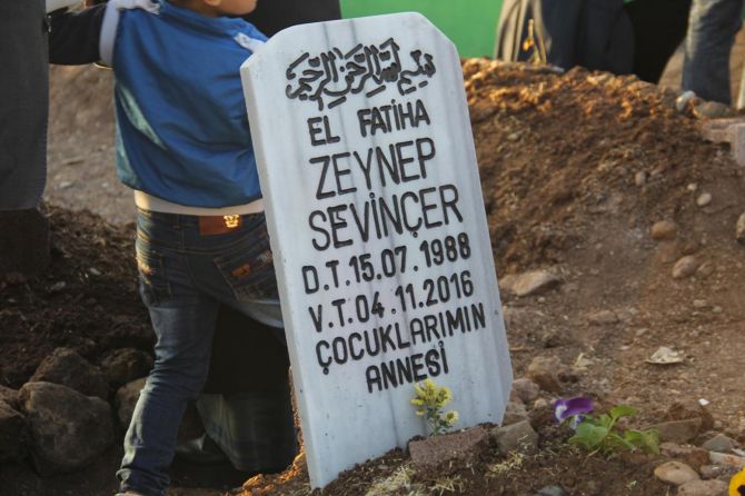 zeynep-sevincer.jpg